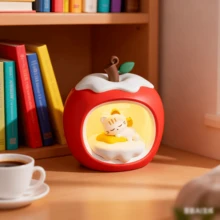 Luz nocturna en forma de casa de manzana navideña, con tres niveles de ajuste de brillo y luces LED recargables por USB, se puede colgar y decorar en la mesa, adecuada para iluminación de ambiente en dormitorio, sala de estar, regalos de Navidad y cumpleaños