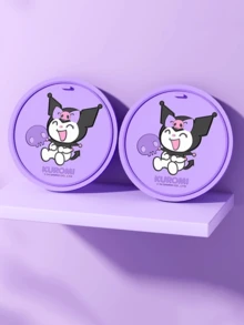 Kuromi Official Sanrio Coaster, jogo americano de mesa resistente ao calor, decoração para sala de estar, alta qualidade, fácil de limpar, presente para amantes da Sanrio, uso diário, ocasião especial, pronto para presente, estilo flat lay, porta-copos, essencial fofo, colecionável, edição limitada, decoração para casa, laço rosa, estampa durável, companheiro de mesa