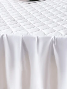 1 Stück wasserdichter Bettrock, Bettwäsche, hautfreundlicher Möbelüberzug, Halloween Dekoration, Herbst Dekoration, weicher und bequemer Bettrock für das Schlafzimmer, für alle Jahreszeiten, 30 cm Fallhöhe, kühlende, atmungsaktive gesteppte quadratische Gitterbettrock, für Queen, King, Twin und alle Größen, staubdicht, bequem und maschinenwaschbar