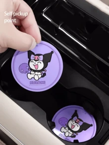 Kuromi Official Sanrio Coaster, jogo americano de mesa resistente ao calor, decoração para sala de estar, alta qualidade, fácil de limpar, presente para amantes da Sanrio, uso diário, ocasião especial, pronto para presente, estilo flat lay, porta-copos, essencial fofo, colecionável, edição limitada, decoração para casa, laço rosa, estampa durável, companheiro de mesa