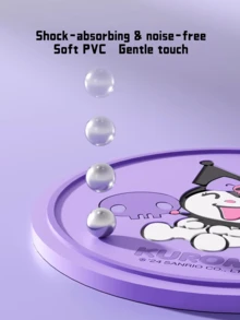 Kuromi Official Sanrio Coaster, jogo americano de mesa resistente ao calor, decoração para sala de estar, alta qualidade, fácil de limpar, presente para amantes da Sanrio, uso diário, ocasião especial, pronto para presente, estilo flat lay, porta-copos, essencial fofo, colecionável, edição limitada, decoração para casa, laço rosa, estampa durável, companheiro de mesa