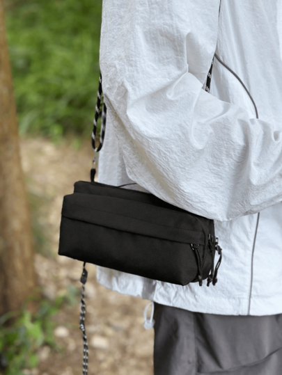 حقيبة كتف من النايلون للرجال، حقيبة عبر الجسم، مناسبة للسفر والعطلات والتنقل اليومي، بتصميم بسيط وشخصي وعصري ومناسب للرياضة والتنزه والدراجات والأنشطة الخارجية والأعمال، متعددة الاستخدامات والأغراض، مقاومة للماء والخدش والتلف، متعددة الأقسام والطبقات