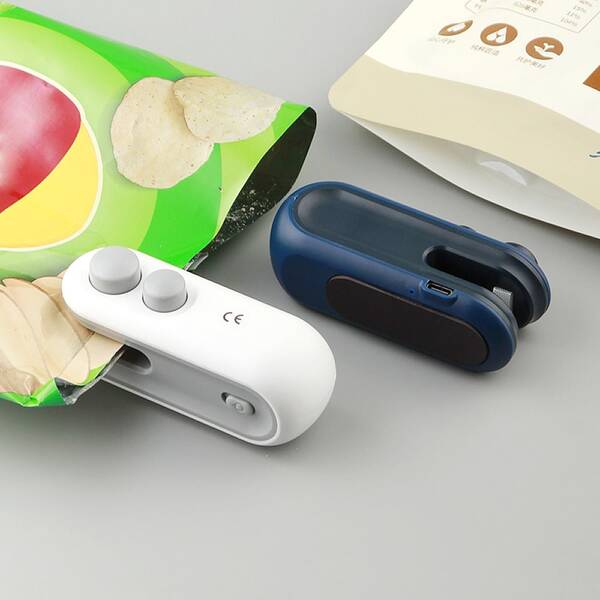 1pc Food Packaging Bag Sealer, Built-In Lithium Battery USB Rechargeable Small Household Sealing Machine, Portable Camping Handheld Sealer, Plastic Bag Sealing Device For Chips, Cookies, Snacks, With Magnetic Adsorption, Charging Cable Included, 16W Power Consumption, Suitable For Home And Travel Use