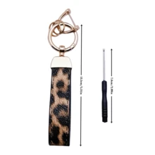 Breloc din aliaj de zinc, 1 bucată, vopsit UV creativ, piele PU, design elegant, acoperire antirugină, foarte potrivit pentru cheile mașinii și cheile de acasă. Articole rafinate de luat cu dvs., de oferit prietenilor și familiei. Potrivit atât pentru bărbați, cât și pentru femei!