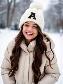 1 chiếc mũ len thêu chữ cá nhân hóa cho bé gái, mũ len trẻ em 26 chữ cái, mũ len xoắn mùa đông mới, mũ lông cừu dày dặn có quả bông mềm mại, mũ len giữ ấm màu trơn cho trượt tuyết. - trắng - Xem 4