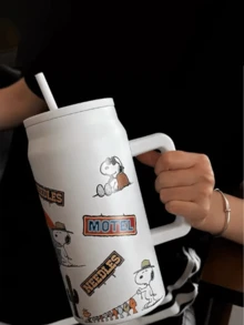 SNOOPY BAIT SHOP WhiteTumbler Cup 1500ml, Unique Design, Large Handle for Convenience, Contain PP Straw, Stainless Steel Inner Liner, Ideal for Outdoor or Indoor Use - 白色 - 查看 4