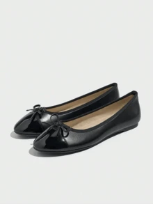 Chaussures plates élégantes avec nœud papillon, bout rond, blocs de couleurs, semelle souple et respirante, confortable, polyvalent pour un usage casual pour les femmes, les mères et les grand-mères. Coupe large. - Noir - Voir 14