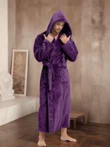 一件加厚法兰绒秋冬柔软舒适情侣双口袋奢华抓绒连帽腰带浴袍，男士款，适合秋冬季节，蓬松柔软，舒适保暖