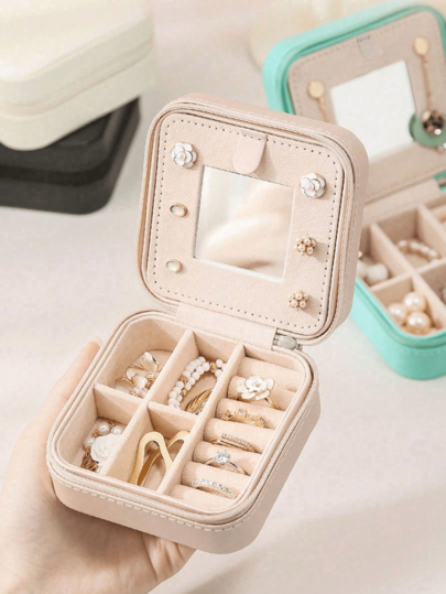 1 قطعة صندوق مجوهرات محمول للسفر، منظم مجوهرات من جلد البولي يوريثان مع مرآة، صندوق تخزين مجوهرات كبير السعة للخواتم والأقراط والقلائد، مصنوع من مواد مقاومة للماء والأكسدة، هدية رائعة للأمهات والنساء والمعلمات والأصدقاء والعائلة