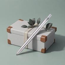 1. Caneta esferográfica prateada minimalista - Design portátil e escrita suave/Perfeita para estudantes e profissionais de negócios/Ferramenta de escrita essencial para escritórios e escolas elegantes/Recarga substituível