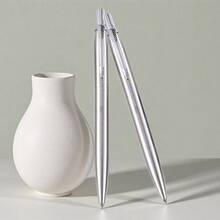 1. Caneta esferográfica prateada minimalista - Design portátil e escrita suave/Perfeita para estudantes e profissionais de negócios/Ferramenta de escrita essencial para escritórios e escolas elegantes/Recarga substituível
