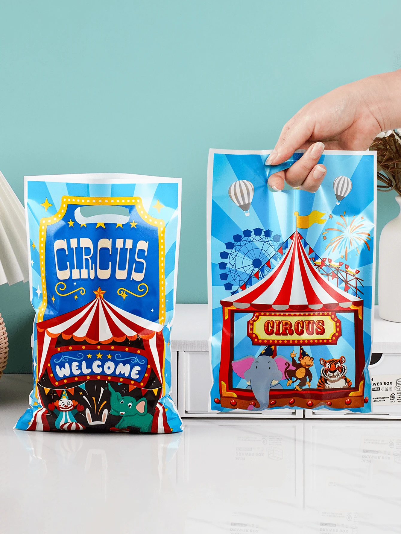 30/50pcs Circus Carnival Theme Gift Bags, Plastic Gift Tote Bags (Decorated With Monkey, Elephant, Panda, Tiger Etc. Animal Patterns), Circus Theme Gift Packaging Bags, Carnival Party Favor Bags, Birthday Party Decor, Wedding Supplies, Bridal Shower Favor, Baby Christening Favor, Wedding Favors, Baby Gifts, Party Decorations, Party Favor Bags, Small Size Gift Bags, Gift Distribution Bags, Gift Packaging Supplies - Circus - View 1