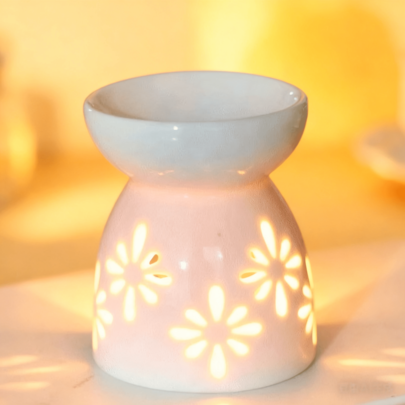 1pc White Ceramic Candle Holder With Polished Finish,Wax Melt Burner- Romantic Aromatherapy Tea Light Burner For Home Decor, Essential Oil Compatible, Perfect Gift For Valentine's Day, Weddings, And Parties (Candle Not Included), Candle Holder Decor