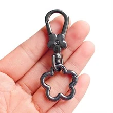 4pcs Flower Buckle Hooks, Swivel Hooks, Dog Clips, Suitable For DIY Hanging Cords, Metal Keychain, Metal Shaped Spring Clips, Carabiners, Key Rings, Bag Clips, Dog Leash Clips, Christmas Gifts - White - View 5