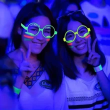 10副霓虹发光眼镜 - 无需电源，紫外线激活，蓝、粉、绿、紫四种颜色镜框 - 派对眼镜、时尚眼镜，适用于霓虹派对、晚宴、酒吧、俱乐部和摄影道具 - 彩色 - 查看 10