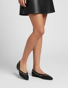 Women's Pointed Toe Ballet Flats With Stud Detail, Plus Size, Choose One Size Smaller - 黑色 - 查看 1