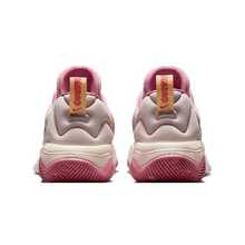 Nike Giannis Immortality 3 EP 男子篮球鞋，经典 Swoosh 标志，轻便、缓震、耐用橡胶外底，优质皮革鞋面，强力锁定，户外/室内篮球运动鞋 - 粉紅色拼接 - 查看 4