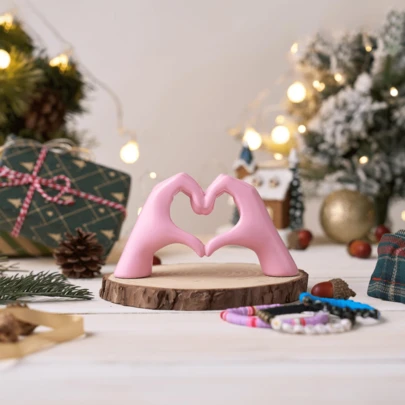 1 件心形手势装饰，现代艺术手指雕像个性化家居装饰，创意婚礼桌面装饰，情人节和新年礼物