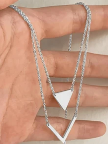 CHOSHILAR 1pc Minimalistic Elegant Geometric Triangle V Pendant Necklace, Women's Fashion Choker Necklace, Delicate & Premium, Suitable For All Seasons, A Gift For Teachers, Graduates, Family & Friends