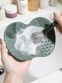 1pc Silicone Make Up Brush Cleaning Mat, Makeup Brush Cleaner Mats, Cosmetic Cleaning Pads, Portable Washing Tool With Suction Cup For Makeup Cosmetic Brushes, Drying Washing Tool, Suitable For Makeup Brush, Makeup Sponge, Powder Puff