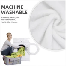 Bezaubernde Märchen-Decke Mit Krönungs-Mädchen Und Löwen - Mystisches Geometrisches Muster, Weicher Flanell, Ganzjahres-Kuscheldecke Für Bett Oder Couch, Nur Handwäsche, Gemischte Farben, Märchen-Decke, Gemütliche Wohnkultur, Skurriles Design, Strapazierfähiger Stoff