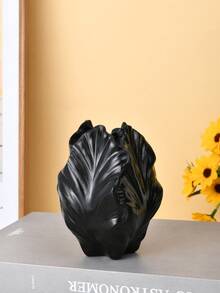 This Compact Resin Vase Is Suitable For Modern Home Decor. The Coral Resin Vase Complements The Scandinavian-Style Grid Grass, Making It An Ideal Choice For Coffee Tables, Offices, Bookshelves, And Living Rooms. Vase/Glass Vase - Multicolor - View 12