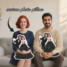 1 Almohada personalizada y personalizada: admite personalización de patrones de rostro de pareja única, utilizando tecnología de impresión de alta definición de doble cara, diseñada con un concepto de tema de boda. La almohada y la funda de almohada están hechas de tela suave y amigable con la piel, combinando la comodidad del lavado a máquina y el cuidado del lavado a mano. Adecuado para aniversarios, aniversarios de bodas, bodas y regalos de cumpleaños.