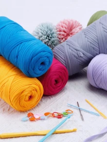 Hilo de camiseta premium - 200g/Pc Hilo elástico de alta calidad, hilo de poliéster suave y elástico para proyectos de ganchillo vibrantes, ideal para decoración del hogar, manualidades DIY como tejido DIY, proyectos de ganchillo, bolsos tejidos a mano, cestas, mantas, alfombras, zapatos, pantuflas, cojines y muñecas, hilo multicolor | Hilo de poliéster | Hilo acrílico | Accesorios de punto