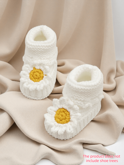 1 Pair White Knit Infant Booties With Daisy Flower, Infant Slippers