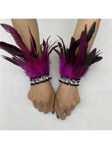1 对优雅人造羽毛和人造珍珠波西米亚哥特腕口，适合狂欢派对和日常穿着万圣节万圣节服装女士