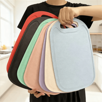 Tabla de cortar de plástico de colores de moda - Ofrece elegantes opciones de color púrpura, amarillo, verde, rosa, rojo, azul y beige, (Material) Adecuado para cortar frutas, queso y verduras, Ideal para la cocina y el picnic | Tabla de cortar de plástico resistente | Herramienta de cocina esencial, Serie de tablas de cortar vibrantes, Suministros de cocina, Accesorios de cocina, Navidad