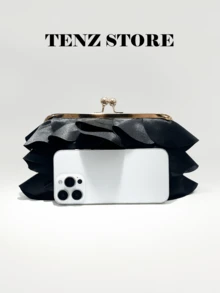 Bolso de mano de noche elegante negro con diseño de pétalos para mujer, bolso ligero con diseño de volantes en capas y correa de cadena, bolso floral perfecto para la temporada de bodas, dama de honor, cóctel, baile de graduación y eventos formales