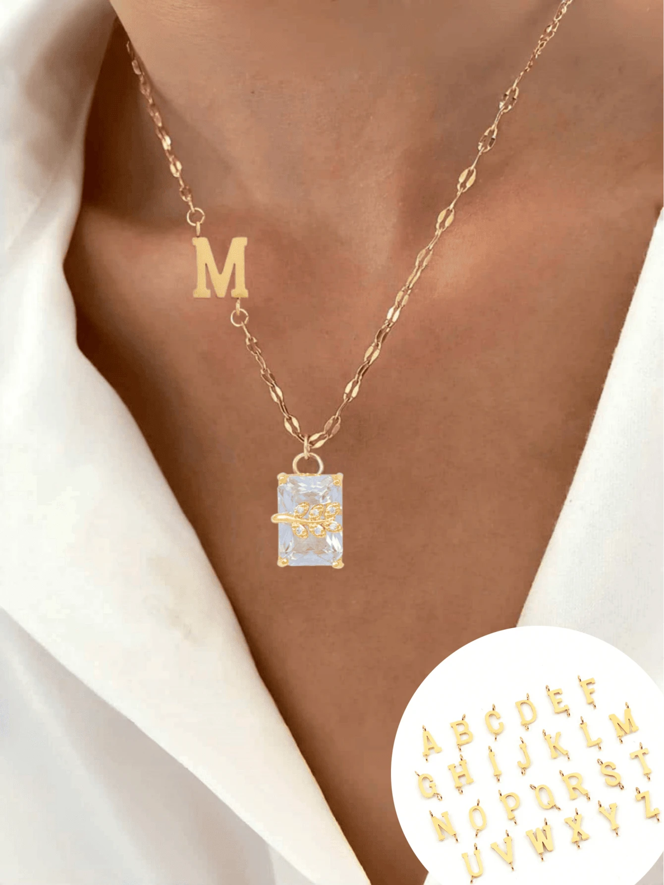 A Cute And Personalized Lady's Necklace Made Of Sparkling Branches And Leaves In The Shape Of A-Z Letters, Suitable For Daily Wear, Vacation, Travel, And Outings For Decoration During Photography.