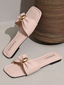 Damskie skórzane płaskie sandały z metalowym zdobieniem kokardką, wygodny minimalistyczny design na wakacje, plażę, do domu, na co dzień, letnie różowe kapcie z odkrytymi palcami