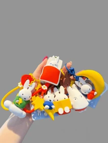 可爱俏皮的米菲兔钥匙扣吊坠 - 官方授权的米菲兔钥匙扣，配有小熊吊坠和雏菊花，为钥匙、包包和背包增添趣味，是送给孩子、青少年和米菲兔粉丝的绝佳礼物。 - 扮鬼 - 查看 9