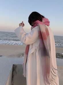 1条加大码格子围巾，柔软保暖，适合女士秋冬季搭配连衣裙 - 彩色 - 查看 2