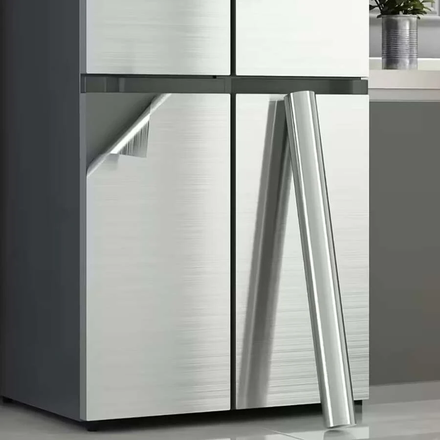 Papel contact de aço inoxidável, rasgue e cole, à prova d'água, à prova de óleo, adesivo resistente ao calor para parede e bancada de cozinha, papel de parede de metal prateado, adequado para backsplash de cozinha, papel de parede autoadesivo, lava-louças, película protetora para renovação de eletrodomésticos de geladeira