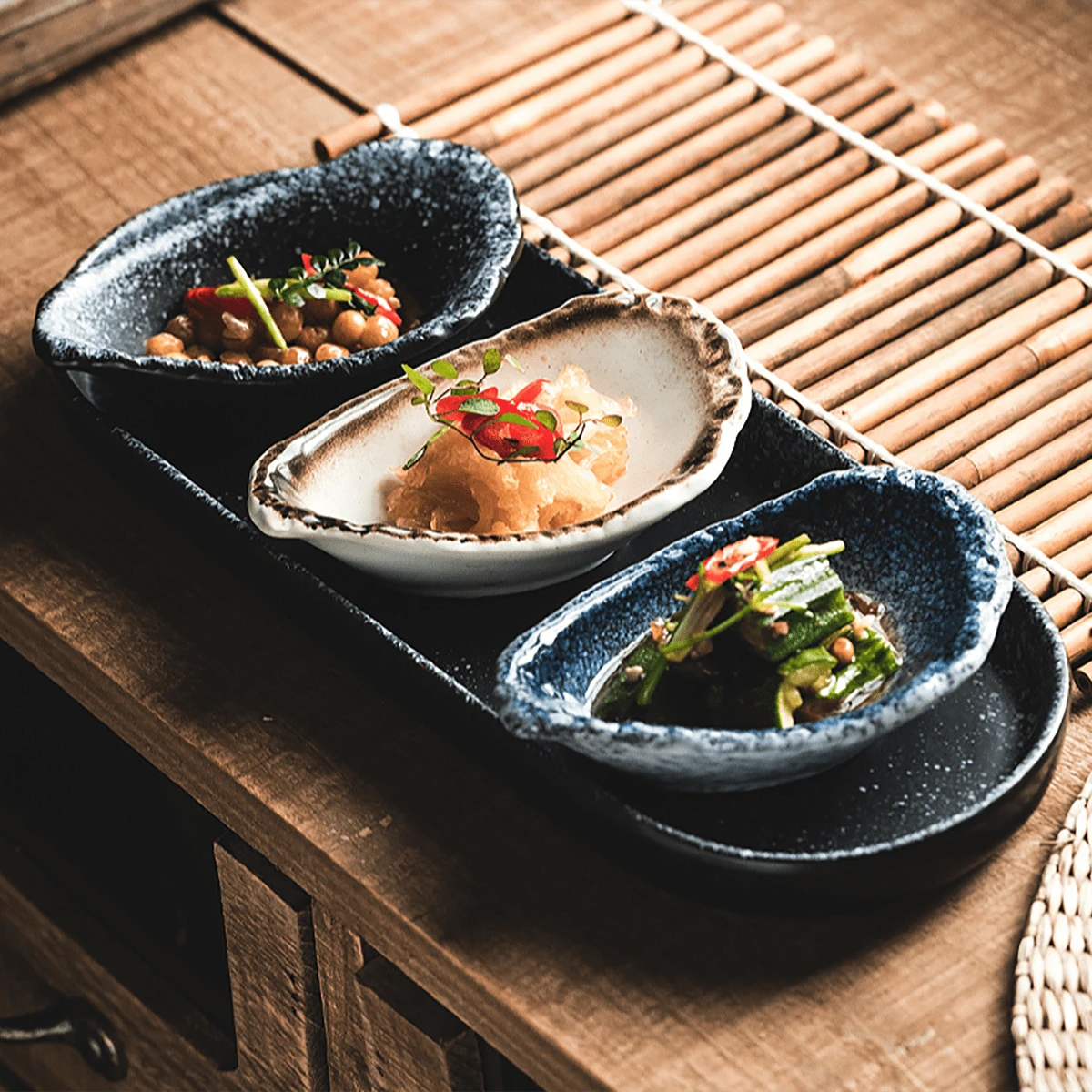 1pc Ins Style Creative Seashell Ceramic Dipping Sauce Dish, High-Quality Seashell Shaped Condiment Dish, Minimalist Ceramic Sauce Plate For Home, Sushi & Seafood Seasoning