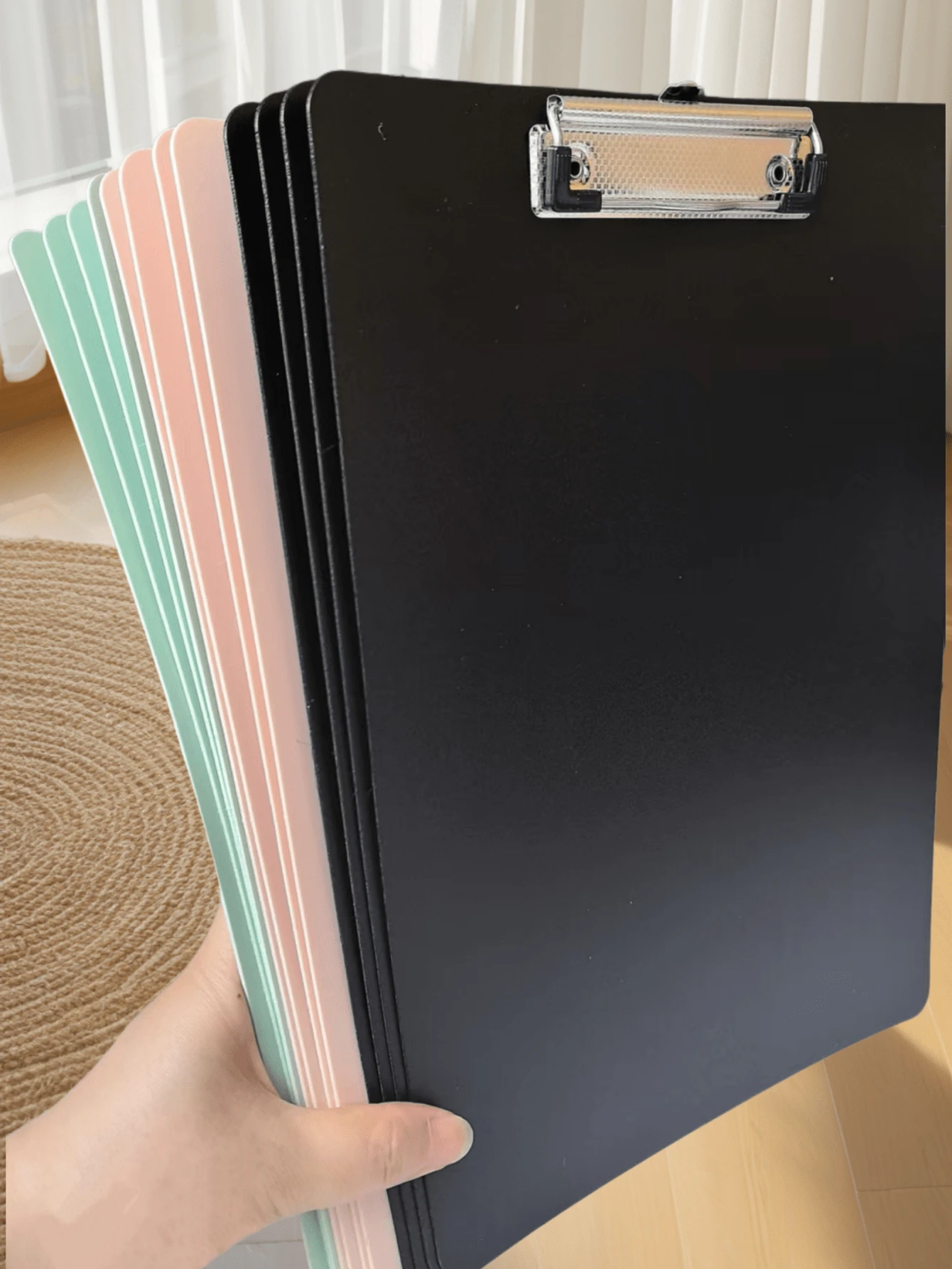 حافظة لوح A4/A5، مشبك معلق للحافظة، مشبك لوح كتابة من مادة البولي بروبلين للطلاب، مشبك ورق الاختبار، مشبك عمودي للاجتماعات المكتبية، مناسب للاجتماعات المكتبية، مشبك لتعليق نماذج التسجيل، متعدد الاستخدامات