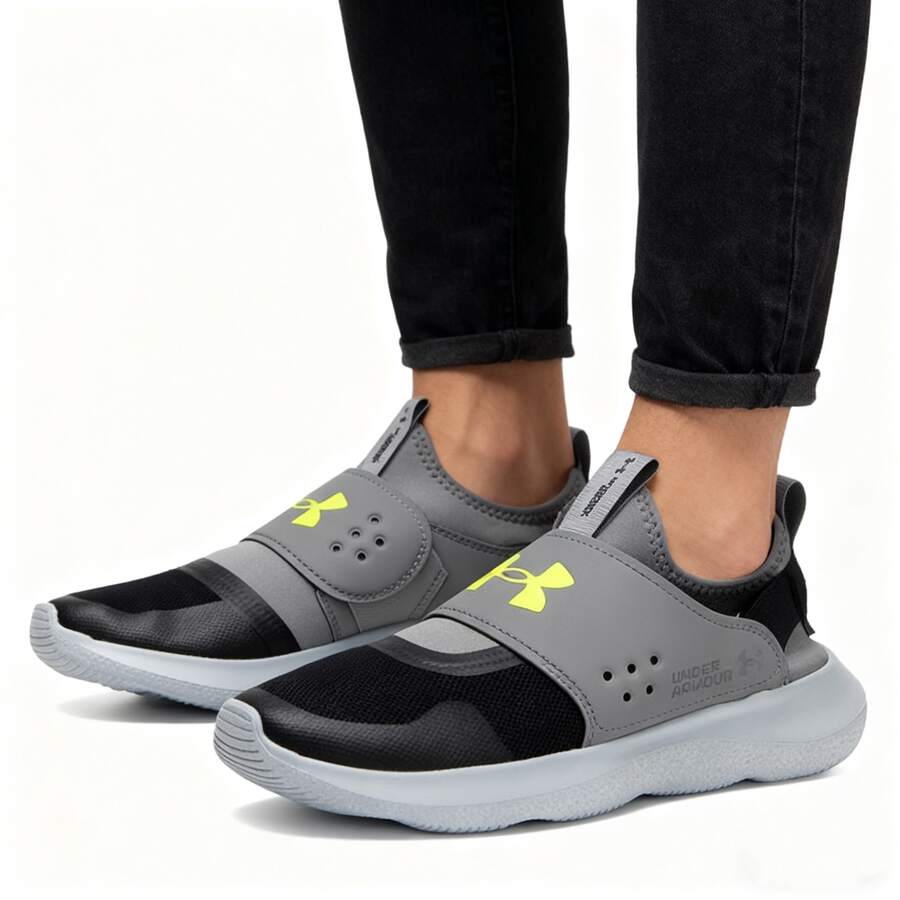 Under Armour Tênis de corrida masculino, leve, respirável e com amortecimento, para corrida em asfalto, cinza e preto, com fechamento em , sem cadarço, ideal para caminhadas, treinos na academia e uso casual. RUNPLA - Cinza/Preto - Ver 1