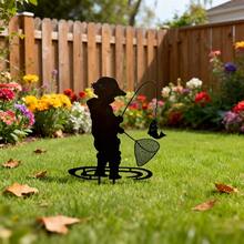Adorno de jardín de pescador de metal moderno para niño - Encantadora decoración artística para exteriores para terraza, patio o cabaña - Diseño resistente a la intemperie con detalles de silueta intrincados, adorno de exterior | Silueta de metal moderna | Silueta artística