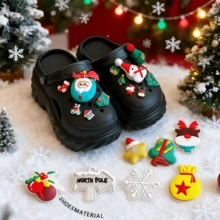 18 piezas Juego de adornos navideños luminosos para zapatos, que brillan en la oscuridad, estilo clásico de adornos de plástico para zuecos y sandalias, accesorios de decoración festiva DIY para hombres y mujeres, árbol+alce+hombre+muñeco de nieve+hombre de jengibre, adecuado para decoración navideña, meditación y decoración del hogar, decoración navideña, idea de regalo perfecta, decoración navideña para el hogar, decoraciones navideñas, accesorio de decoración de habitación, 2025