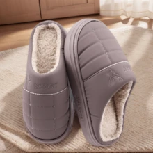 Brązowe, męskie, codzienne kapcie z futerkowymi krawędziami i grubą podeszwą, wodoodporne, wsuwane, ciepłe, pluszowe buty do noszenia wewnątrz na jesień/zimę