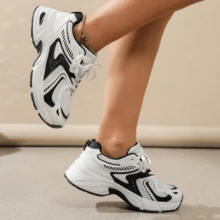 2025 Black And White Dad Shoes Dominate The Streets! The Mesh Is Breathable + The Deconstructed Lines Are Crazy About It, Hiding The Flesh And Showing The Legs, Suitable For Jeans, Every Step Is A Highlight Of The Outfit, And The Fashion Buff Is Stacked Up To Be So Beautiful! - 黑色 - 查看 2