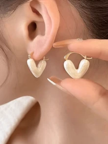 1 Paar Legierung Herz-förmige einfarbige Ohrklemmen, süße und sanfte Öltropfen Ohrringe, Braut Ohrringe, Brautjungfer Geschenke, geeignet für den täglichen Gebrauch und verschiedene Anlässe.