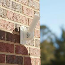 1 pieza/2 piezas Base de poste de bandera de plástico blanco, base de poste de bandera ajustable a 180°, accesorio de herramienta de decoración de fiesta, inserto inclinado de montaje en pared de plástico, requiere unidad de alimentación