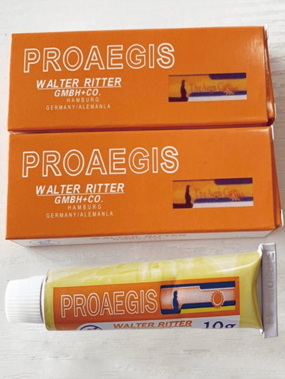 Hydrating Long Lasting Vibrant Colors Professional  For All Skin Types