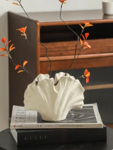 1pc Minimalist White Petal Shaped Resin Vase, This Elegant Petal Vase Is Perfect For Displaying Artificial Or Fresh Flower Stems On Coffee Tables, Shelves, Adding A Fashionable Touch To Living Room And Bedroom, An Ideal Choice For Modern Home Decor, Christmas Gift, And Winter Decoration. - Multicolor - View 8
