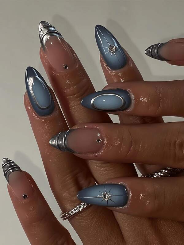 أظافر مزيفة بشكل اللوز عبر الحدود عصرية، بألوان زرقاء أنيقة، بتصميم مخطط فضي ملمس أنيق مزين بالراين ستون، متعددة الاستخدامات للنساء والفتيات، تشمل ملف أظافر وغراء جل للتطبيق السهل