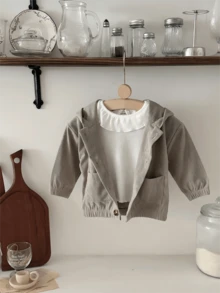Chaqueta con capucha de pana informal con patrón bordado de frutas lindas para niños pequeños de 1 a 3 años, otoño/invierno